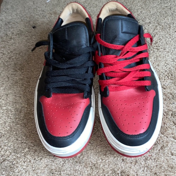 Air Jordan elevate low SE black/ gym red-sail